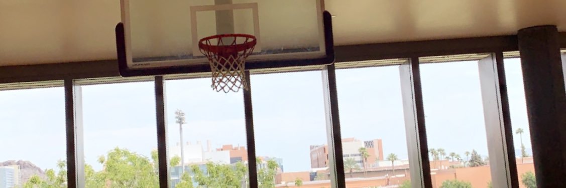W banner
