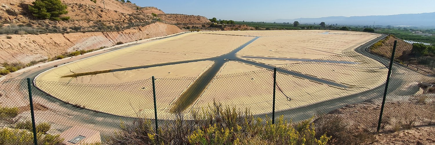 C.R. LIBRILLA banner