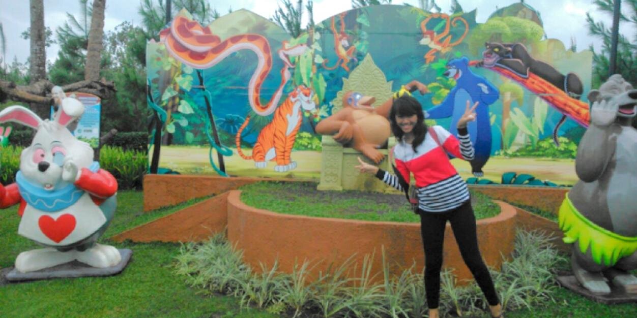 chika_apriyani's profile banner image