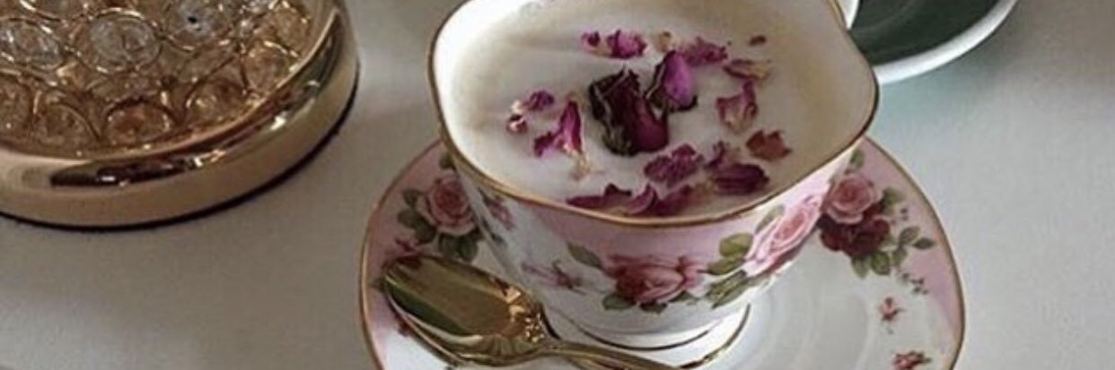 ـعبود / أحياناً فراوله🍓. banner
