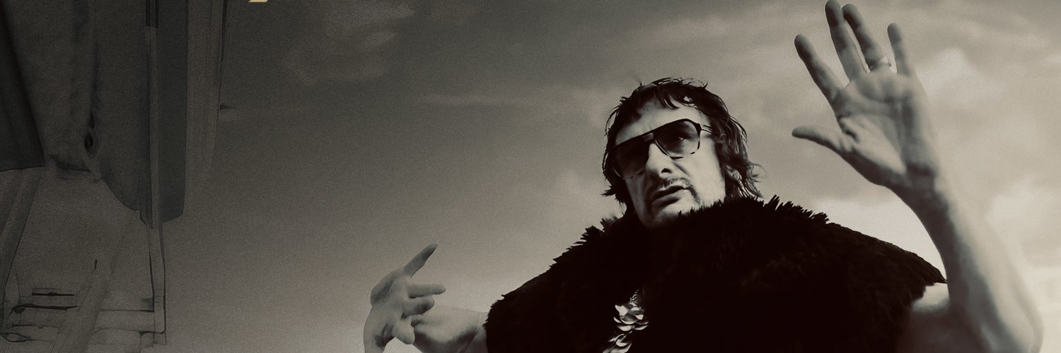 carlosann's profile banner image