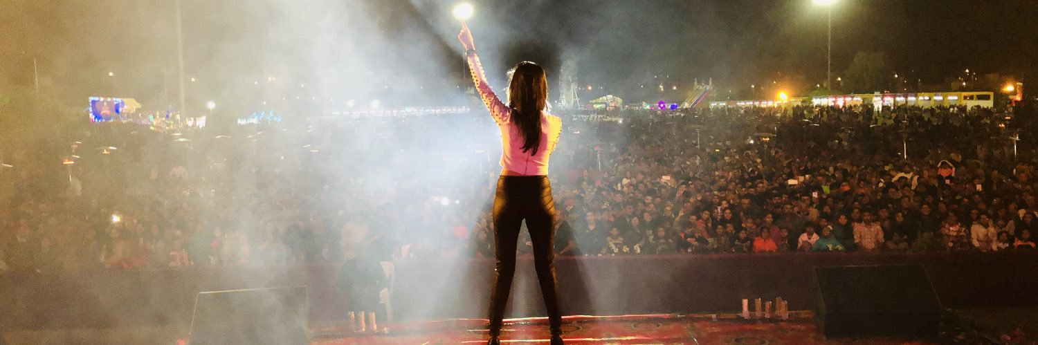 himanisingh77's profile banner image