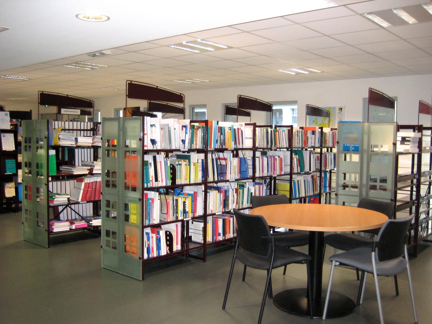 CDRE- Centre Documentation Recherches Européennes banner