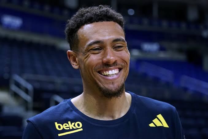 CSKA Moskova maçındaki Bobby Dixon banner