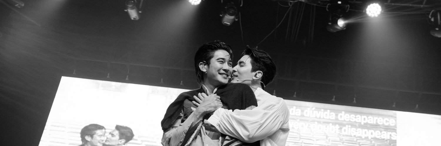 𝘴𝘦𝘭𝘦𝘯𝘰𝘱𝘩𝘪𝘭𝘦. banner