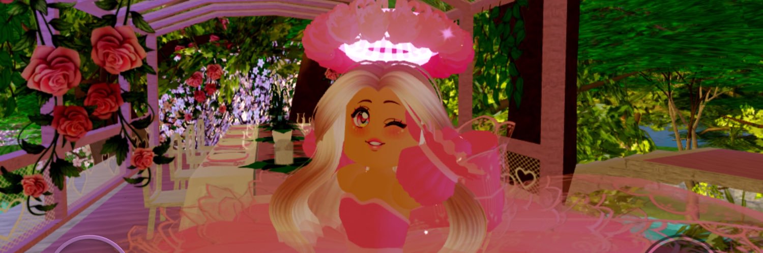 ella-w-roblox banner