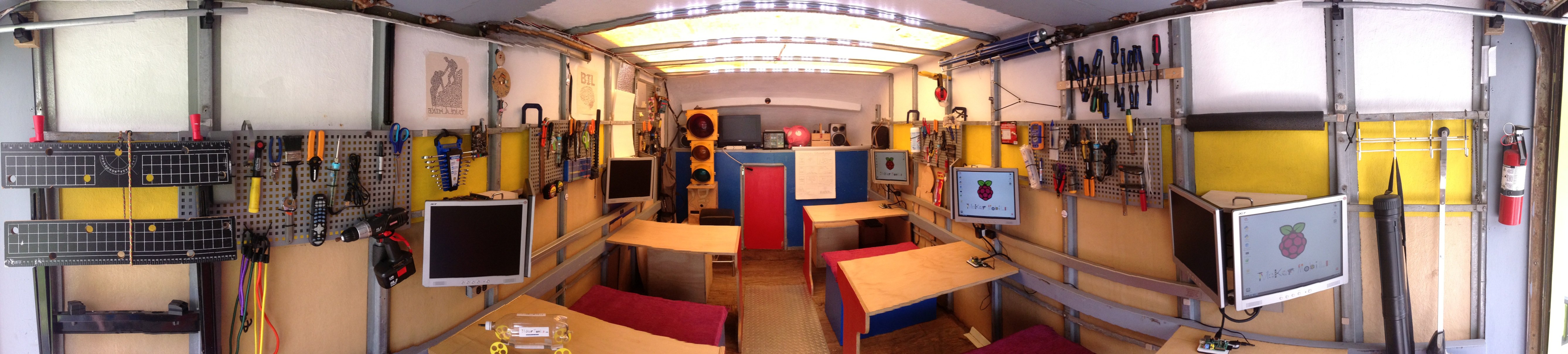 MakerMobile's profile banner image