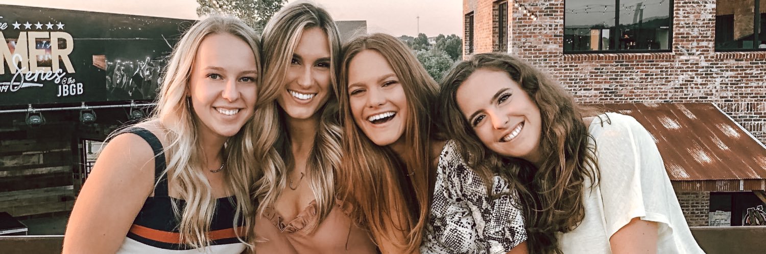 lauren__millss's profile banner image