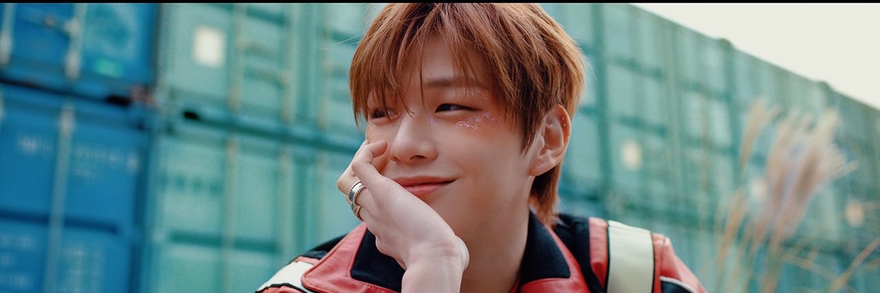 taewhaew's profile banner image