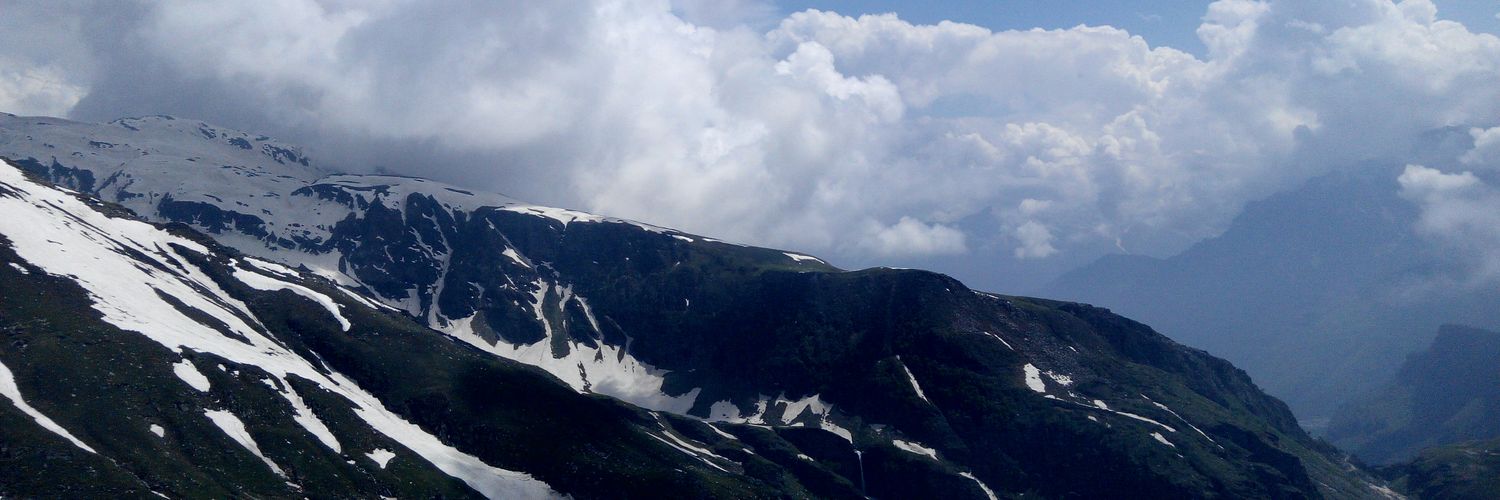 S_Ratna7's profile banner image