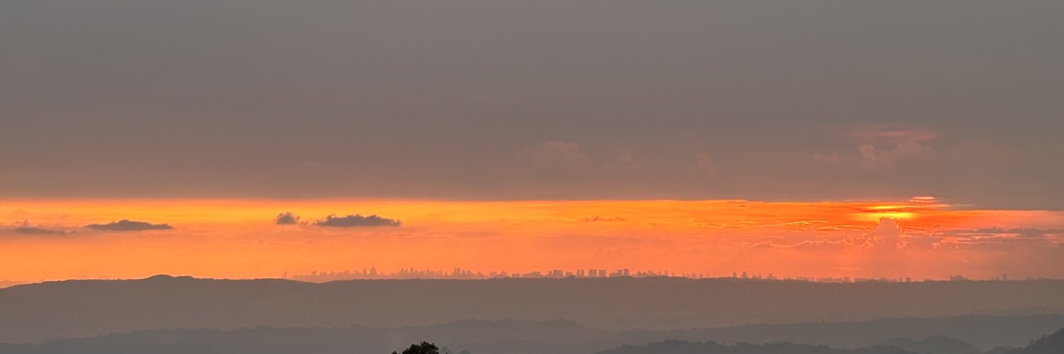 kimdleon's profile banner image