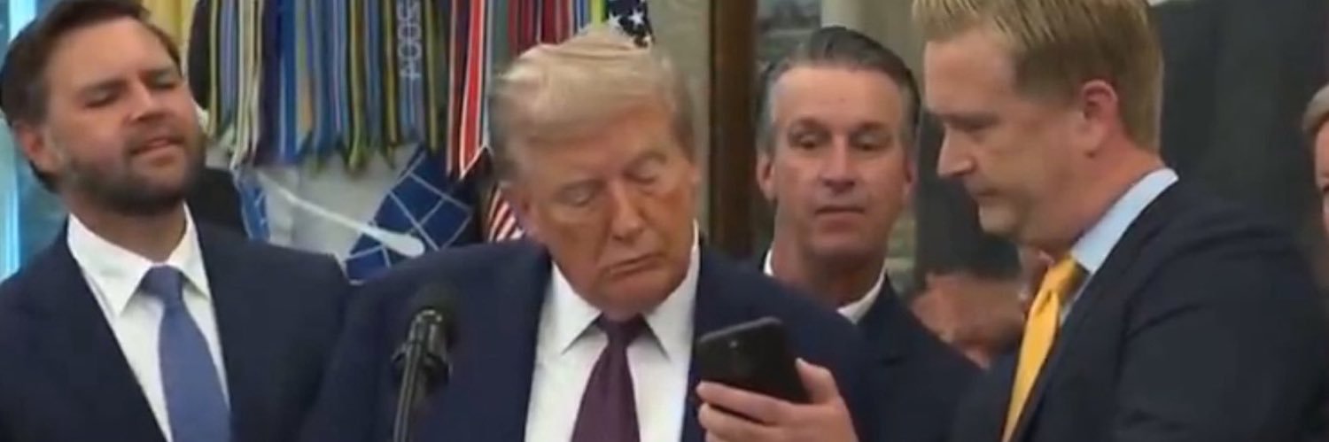 PoliticEconomics banner