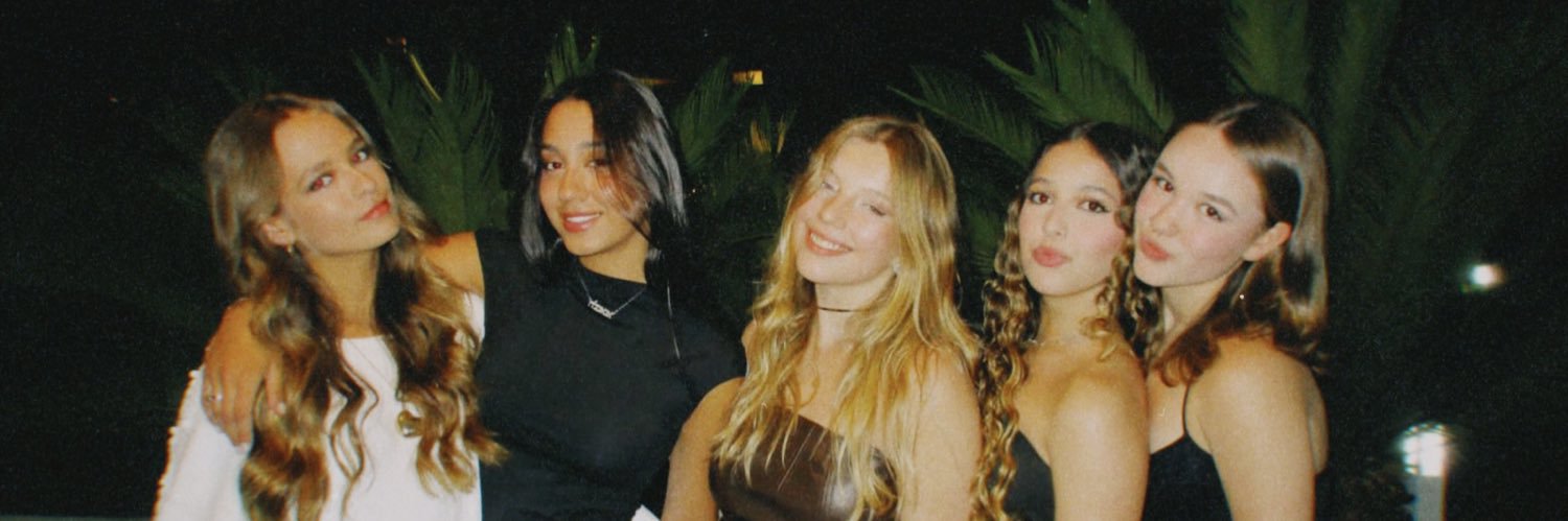 iza banner