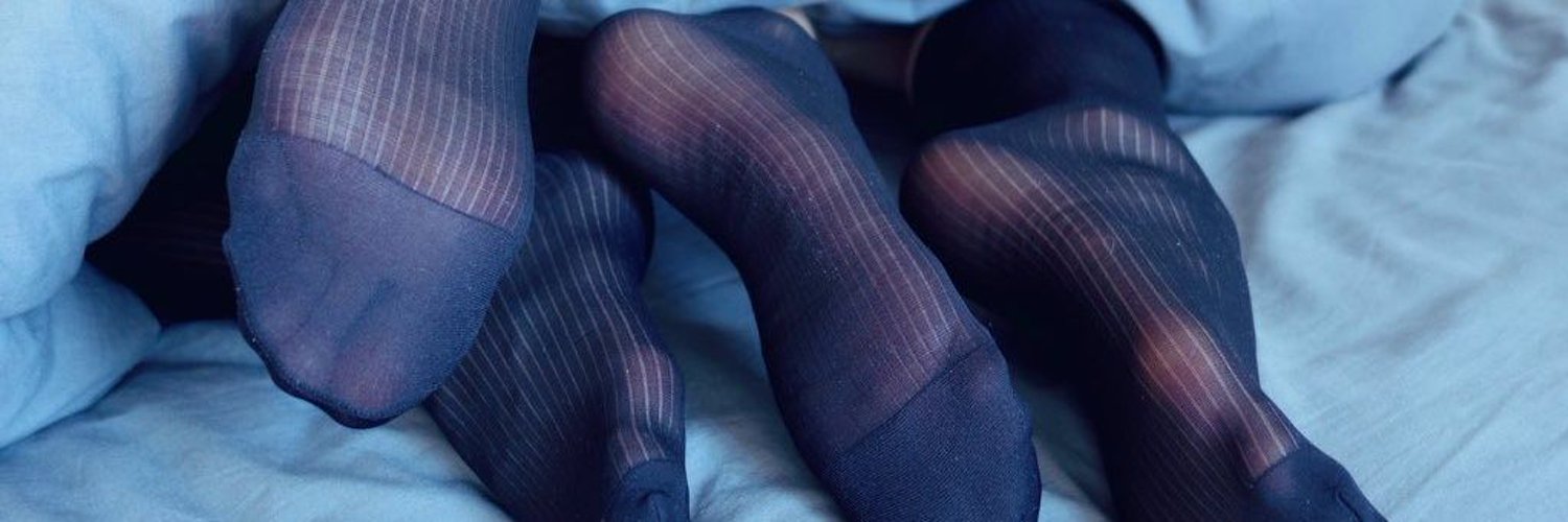 men in stockings (@MenStockings) on Twitter banner 2021-01-27 20:34:44. men...