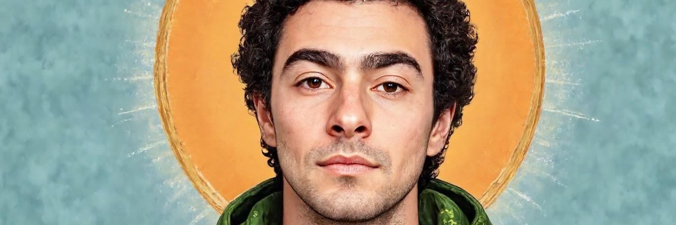 Luigi Mangione ajusticiando medicos en time square banner