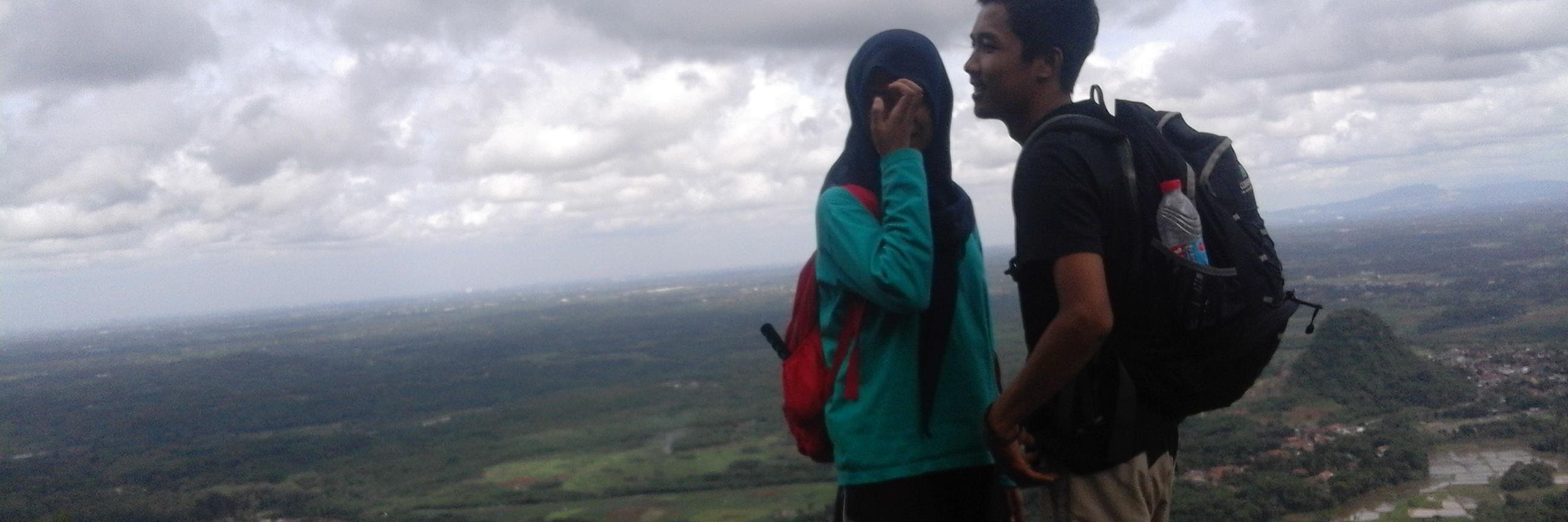 putriwidaring's profile banner image
