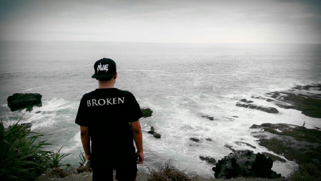 aveclothing's profile banner image