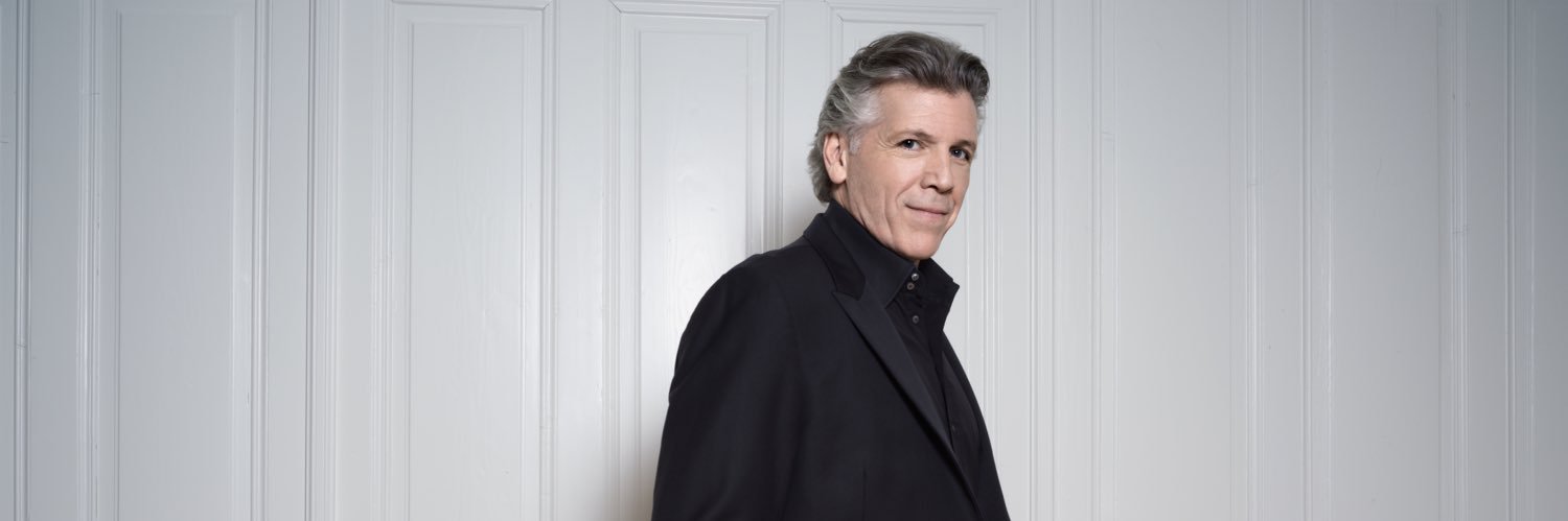 thomashampson's profile banner image