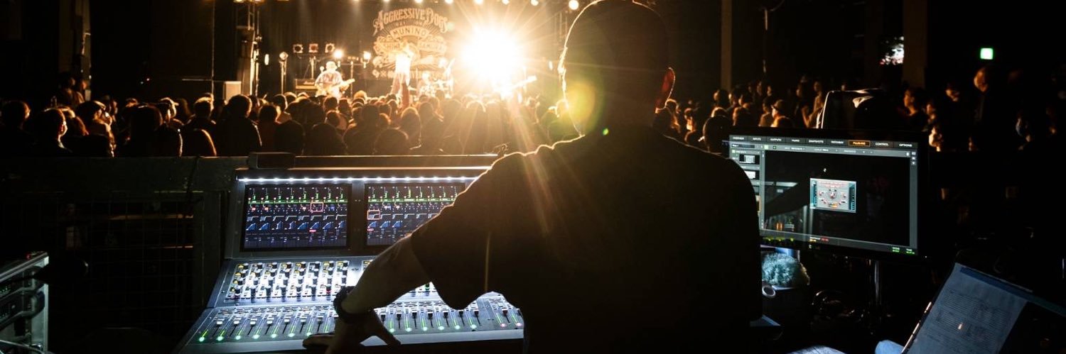 Tomohiro Murayama banner