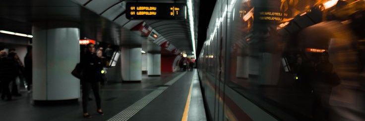 N banner