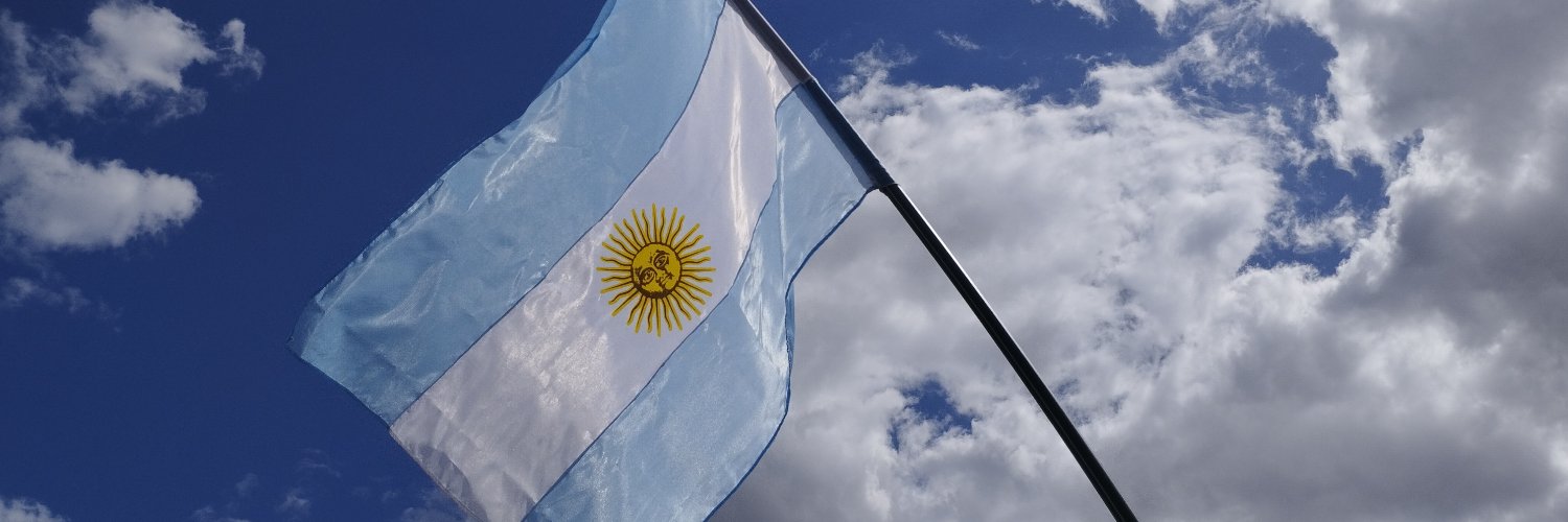 TatiPansa's profile banner image