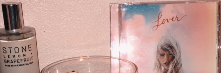 Isabel loves Tay banner