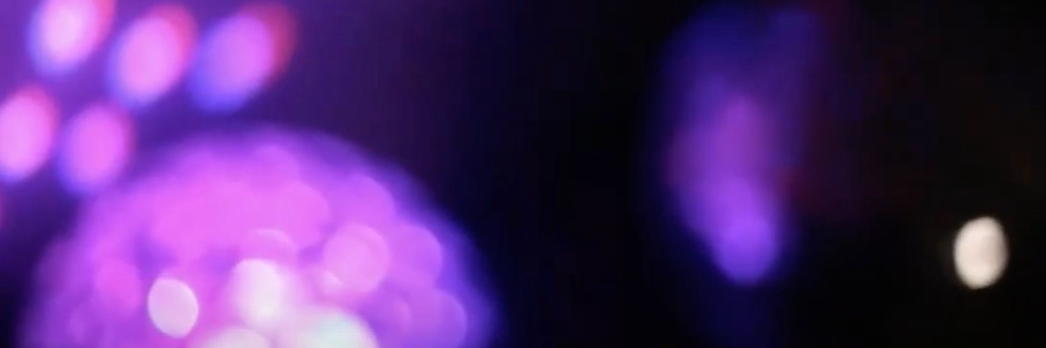 marevaraves's profile banner image