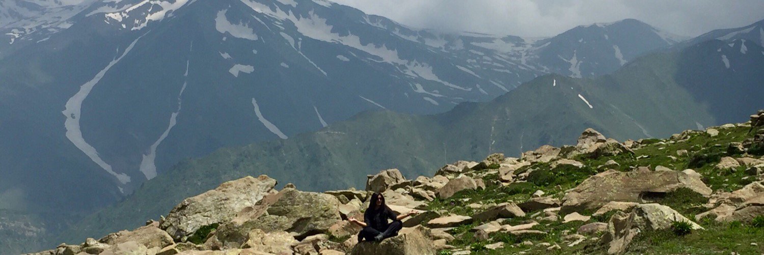 avani10's profile banner image