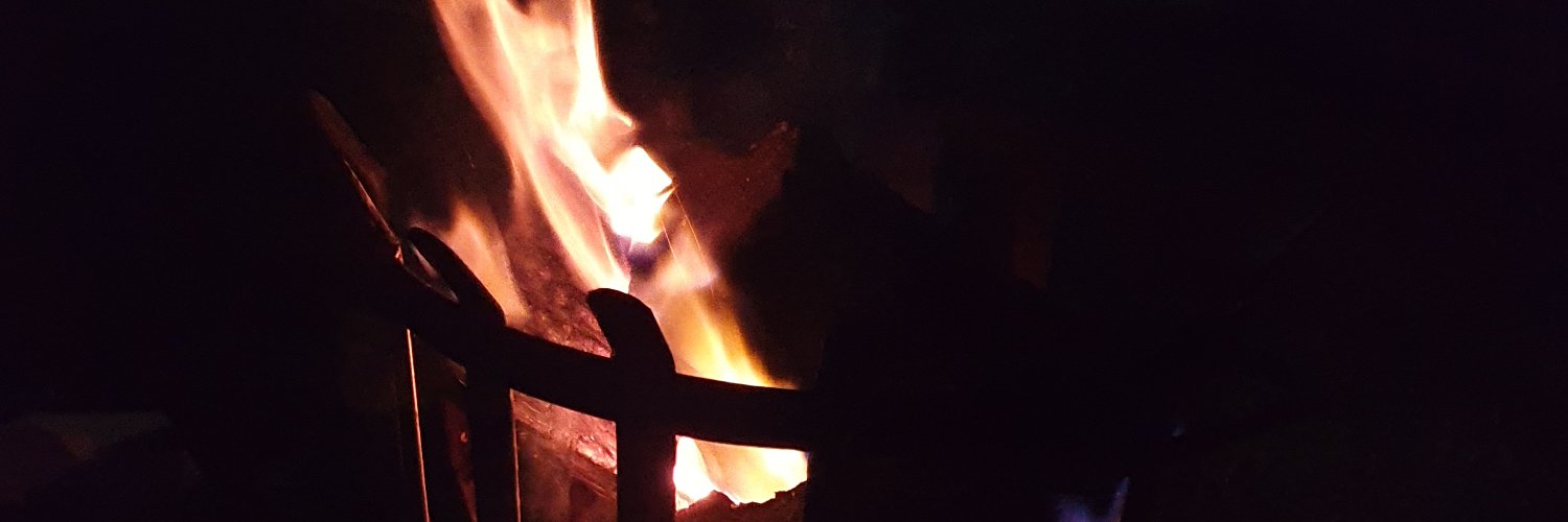 MelWuv's profile banner image
