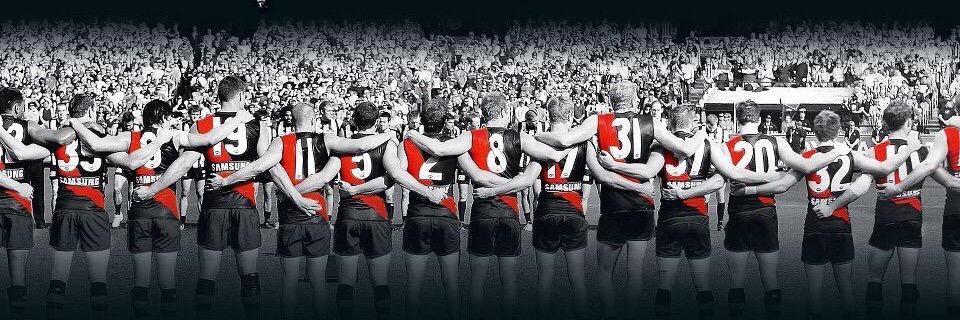 Lisa 🥂🍾 banner