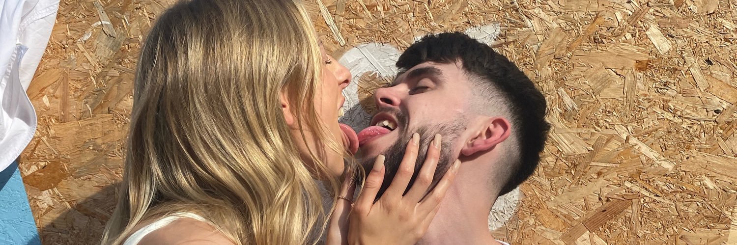 floraalingg's profile banner image