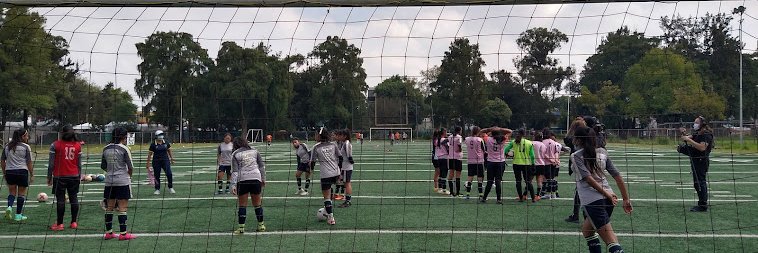 Adrianelly Hernández banner