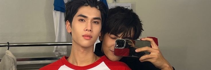 delfinuchi 🌷 banner