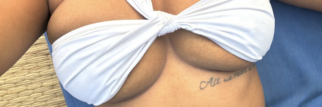 riya_hh's profile banner image