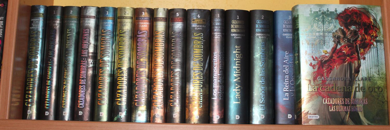 BlueRedBooks banner