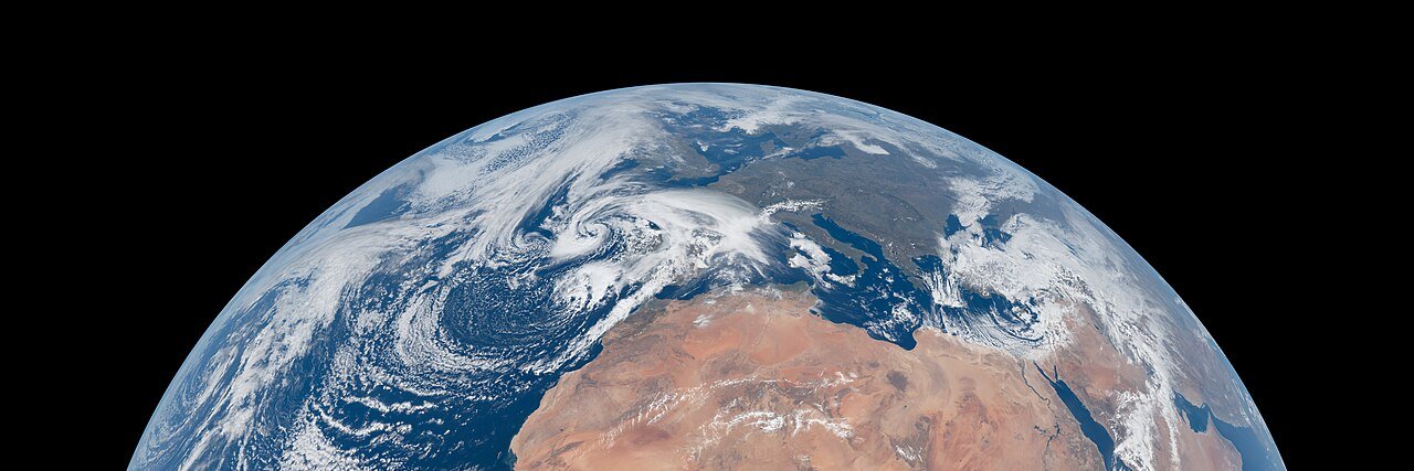 The Universal Investor banner