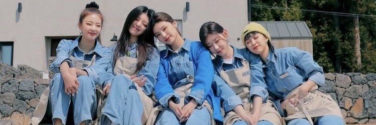 ≷ banner