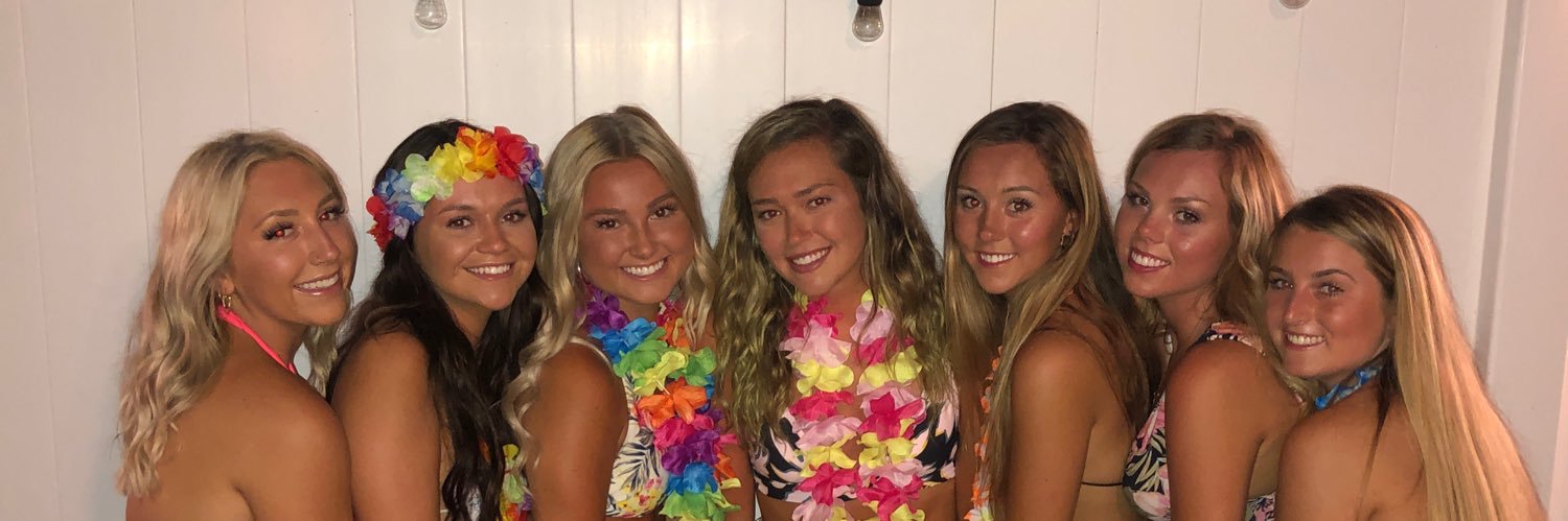 julialuttrell_'s profile banner image