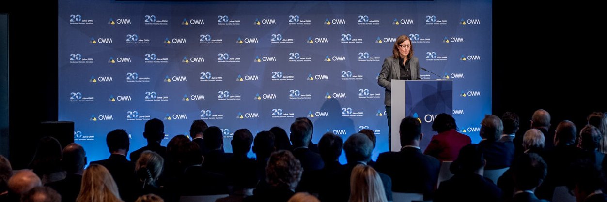 Tina Beuchler banner