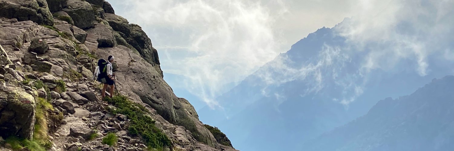 _emmaamnt's profile banner image