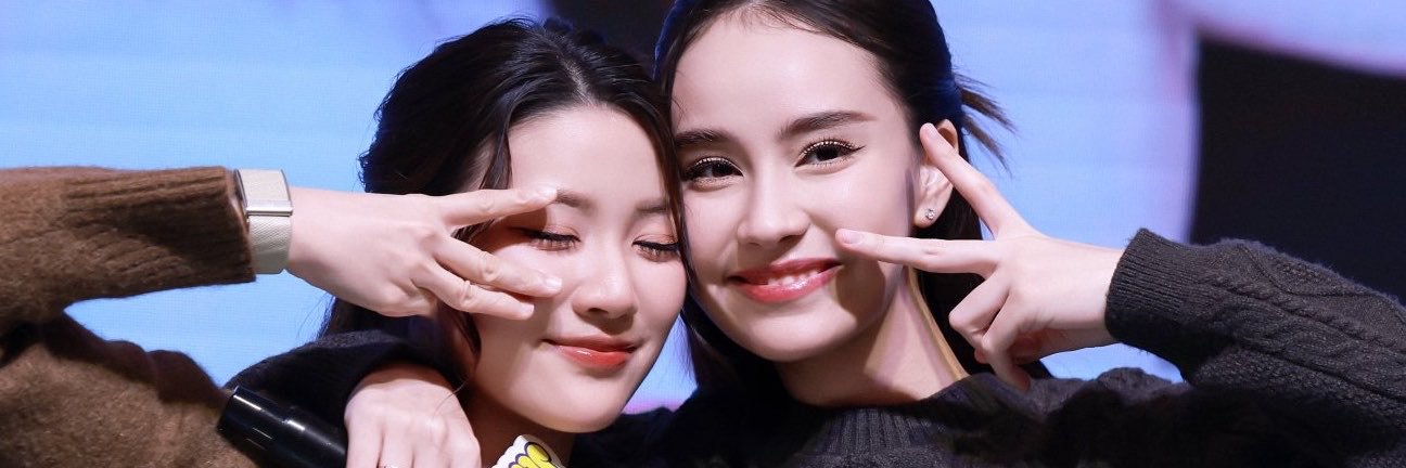 queennoelly's profile banner image