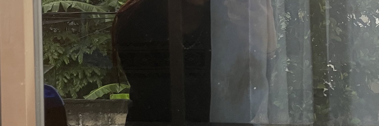liza banner