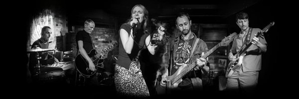 DistortedModel Profile Banner