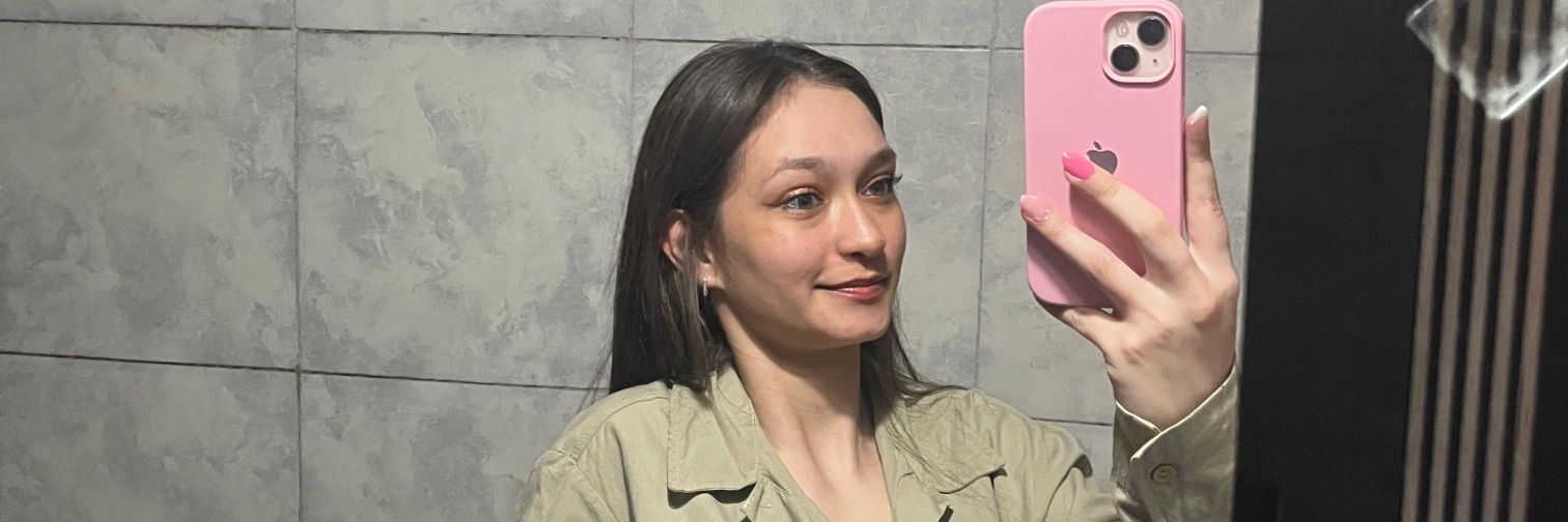 AlinaGlanzmann's profile banner image
