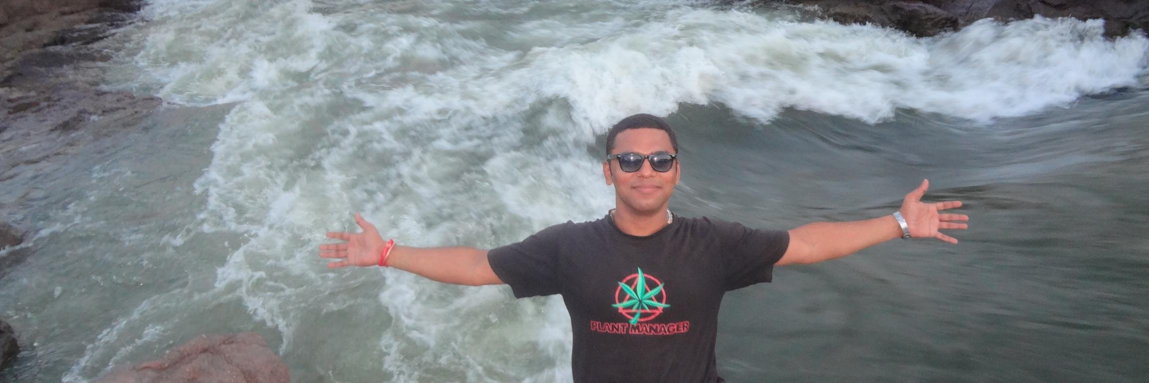 punya3's profile banner image