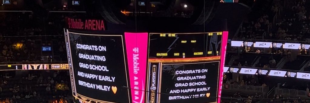 queen miley💛's banner