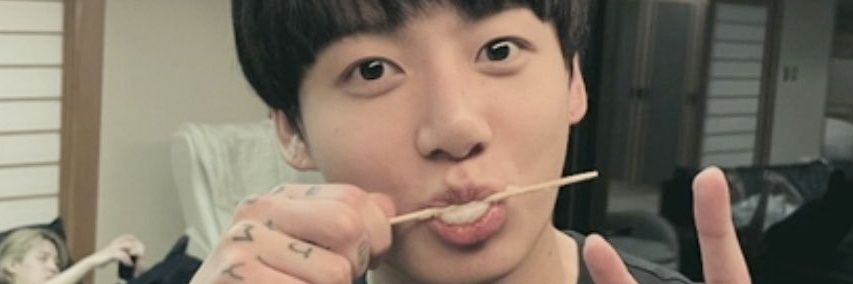 tｪn` banner