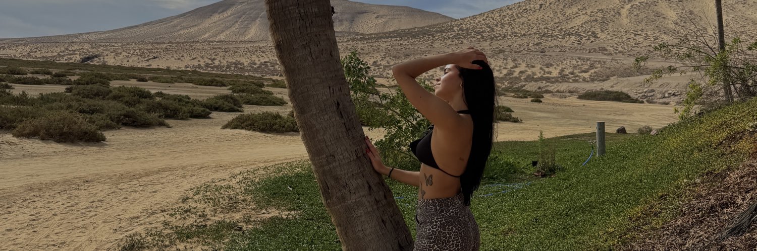 yeseniague5's profile banner image