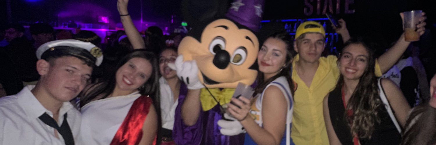 amparo_riveroo's profile banner image