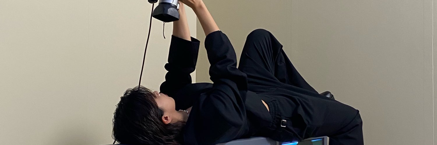 칠 banner